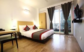 Bk Studio And Rooms Near Huda City Centre